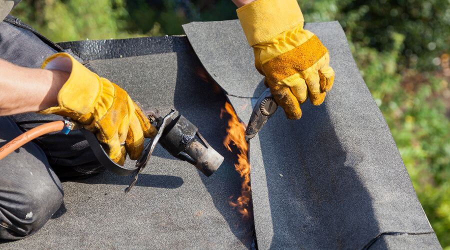 Professional gutter cleaning in Mount Holly, AR